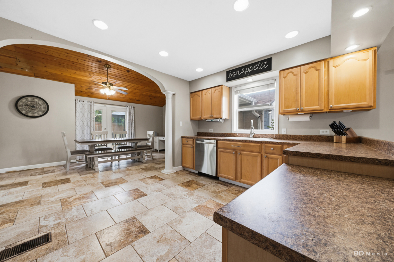 934 OGDEN Road