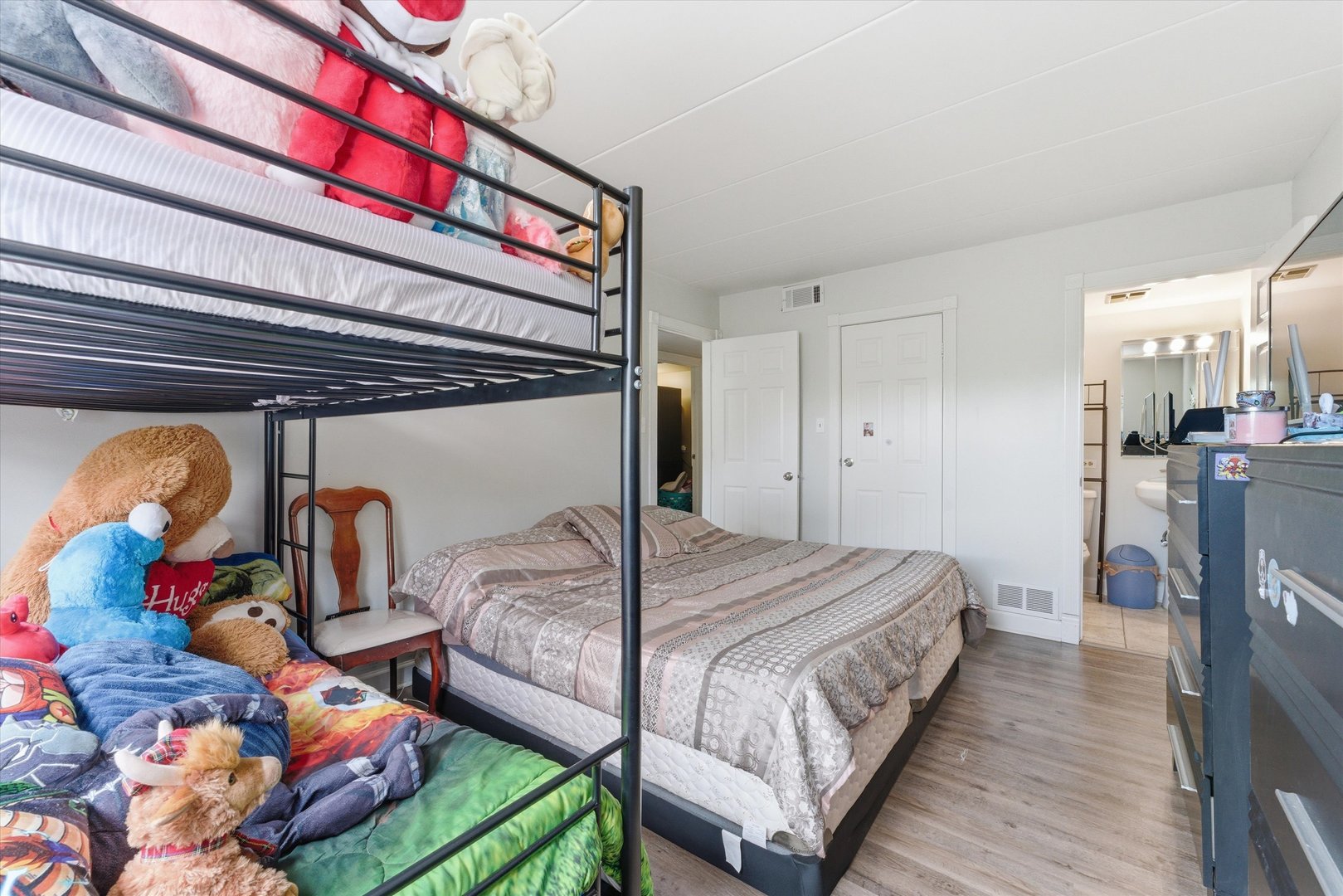 12823 S Kenneth Avenue Unit: C3