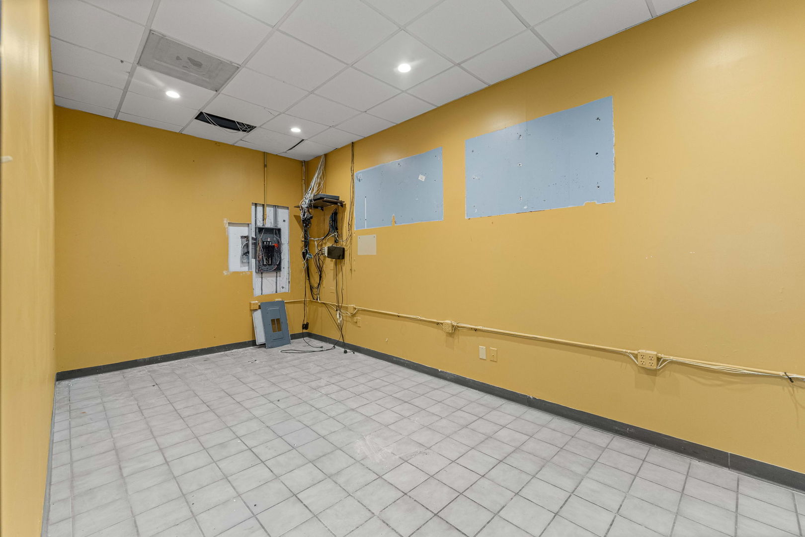 10296 S 78th Avenue Unit: B