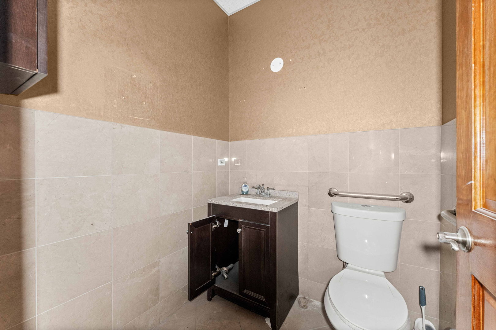 10296 S 78th Avenue Unit: B