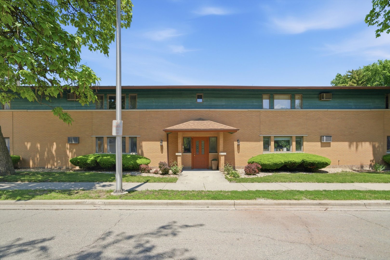 7525 Adams Street Unit: 1W
