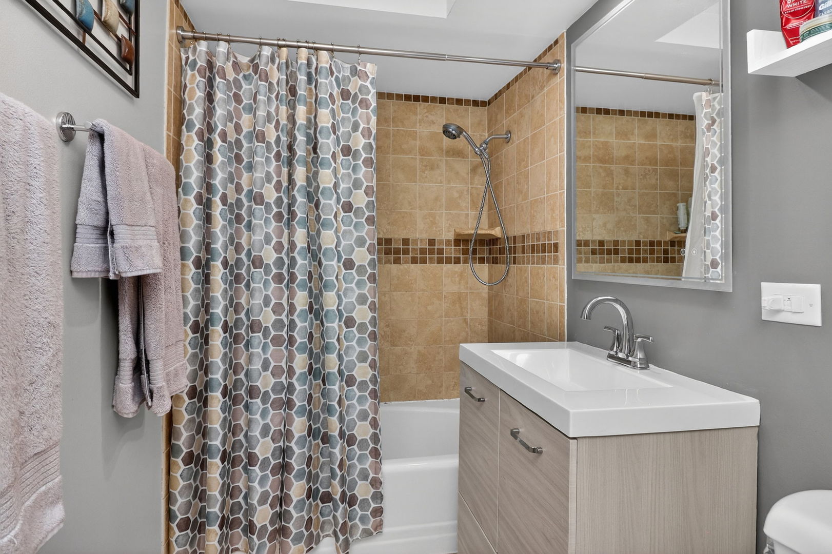 911 8th Avenue Unit: 5