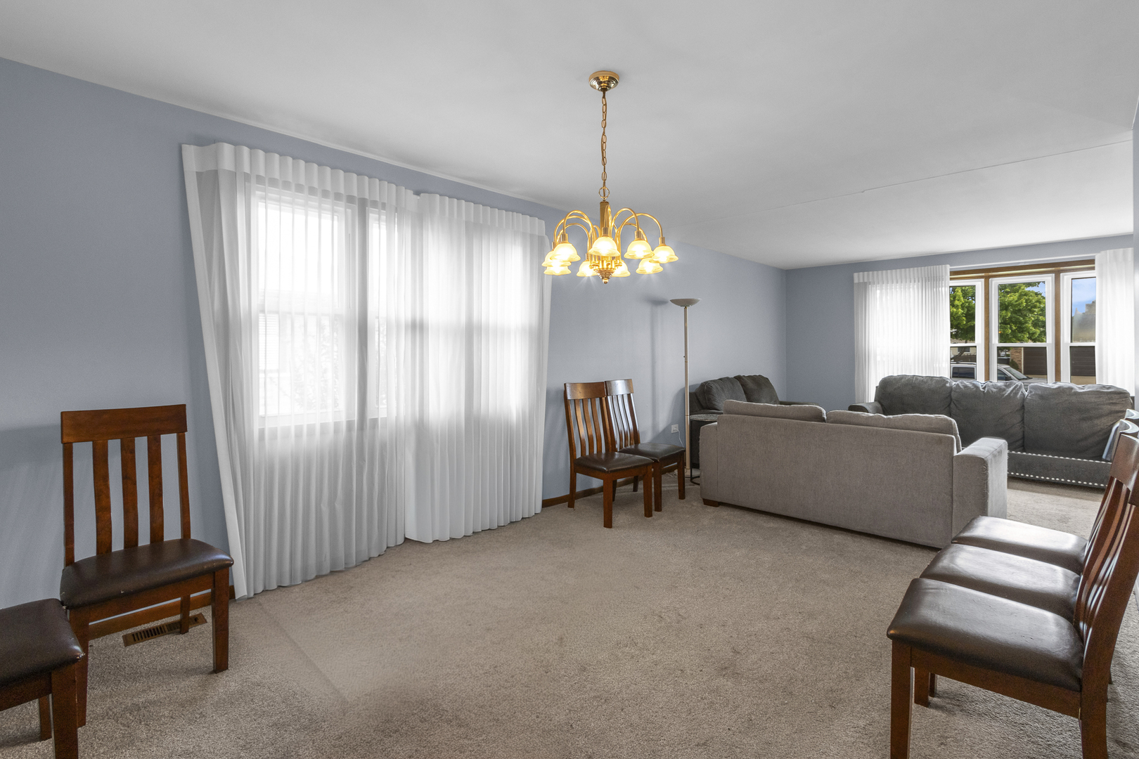 7736 W 157th Place