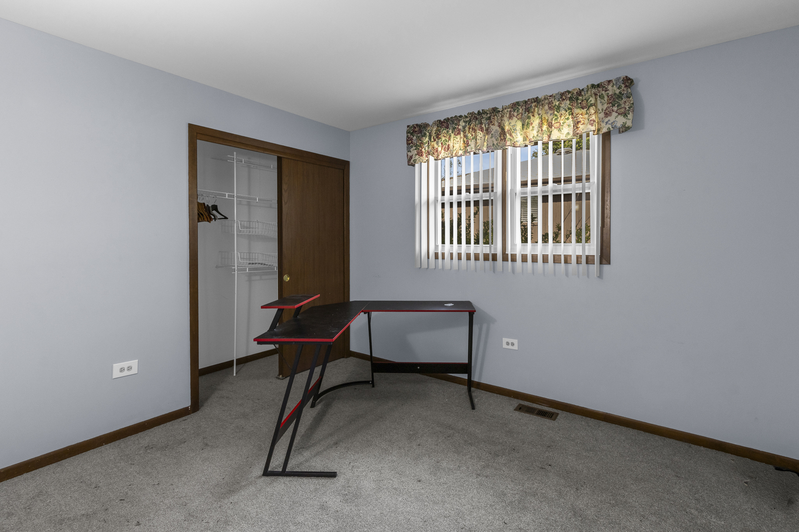 7736 W 157th Place