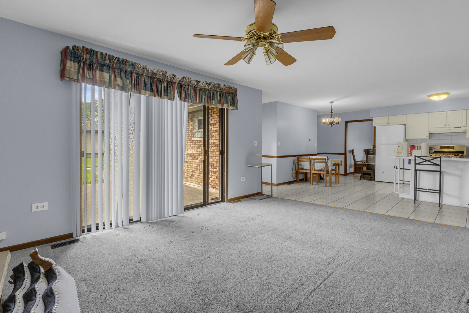 7736 W 157th Place