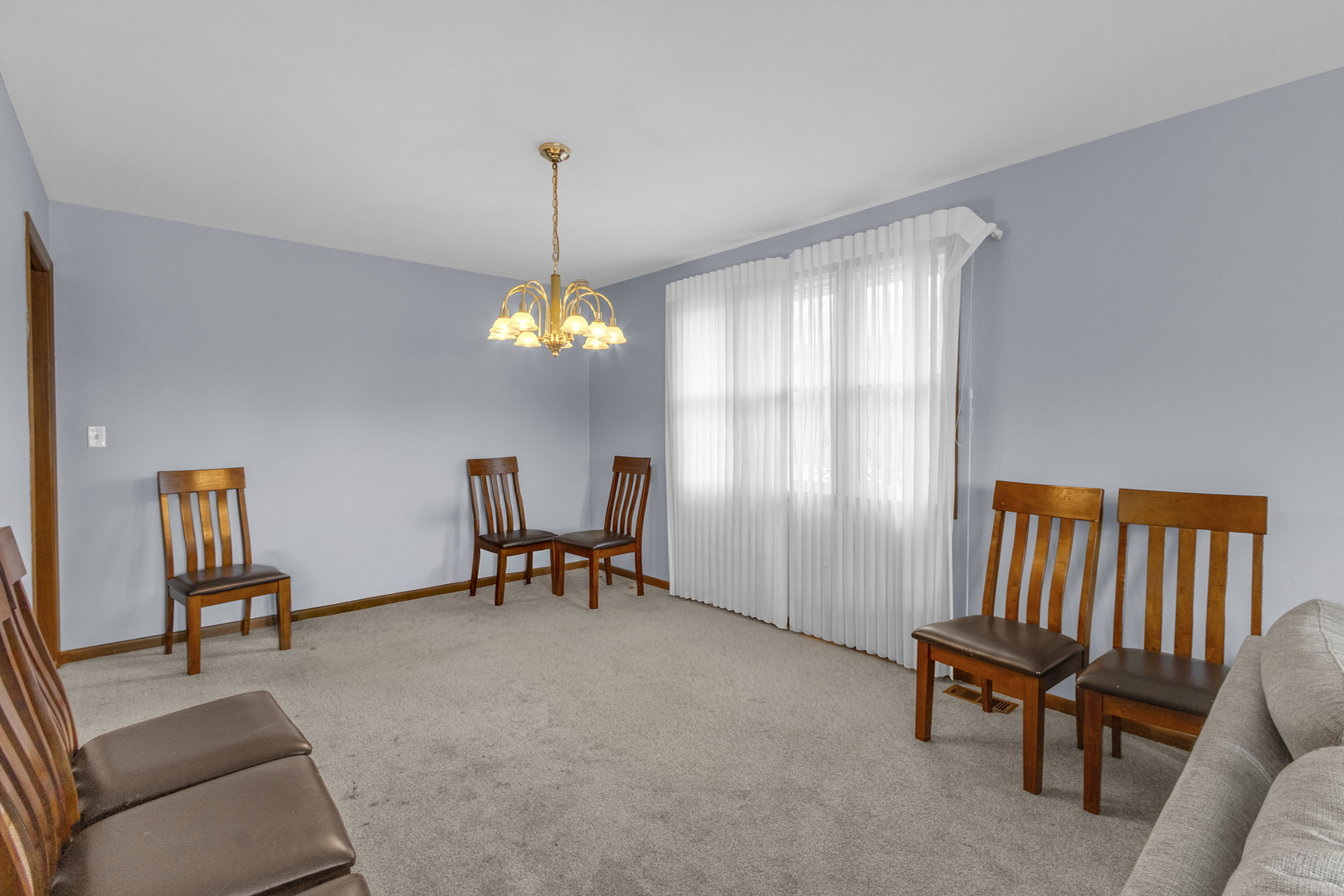 7736 W 157th Place