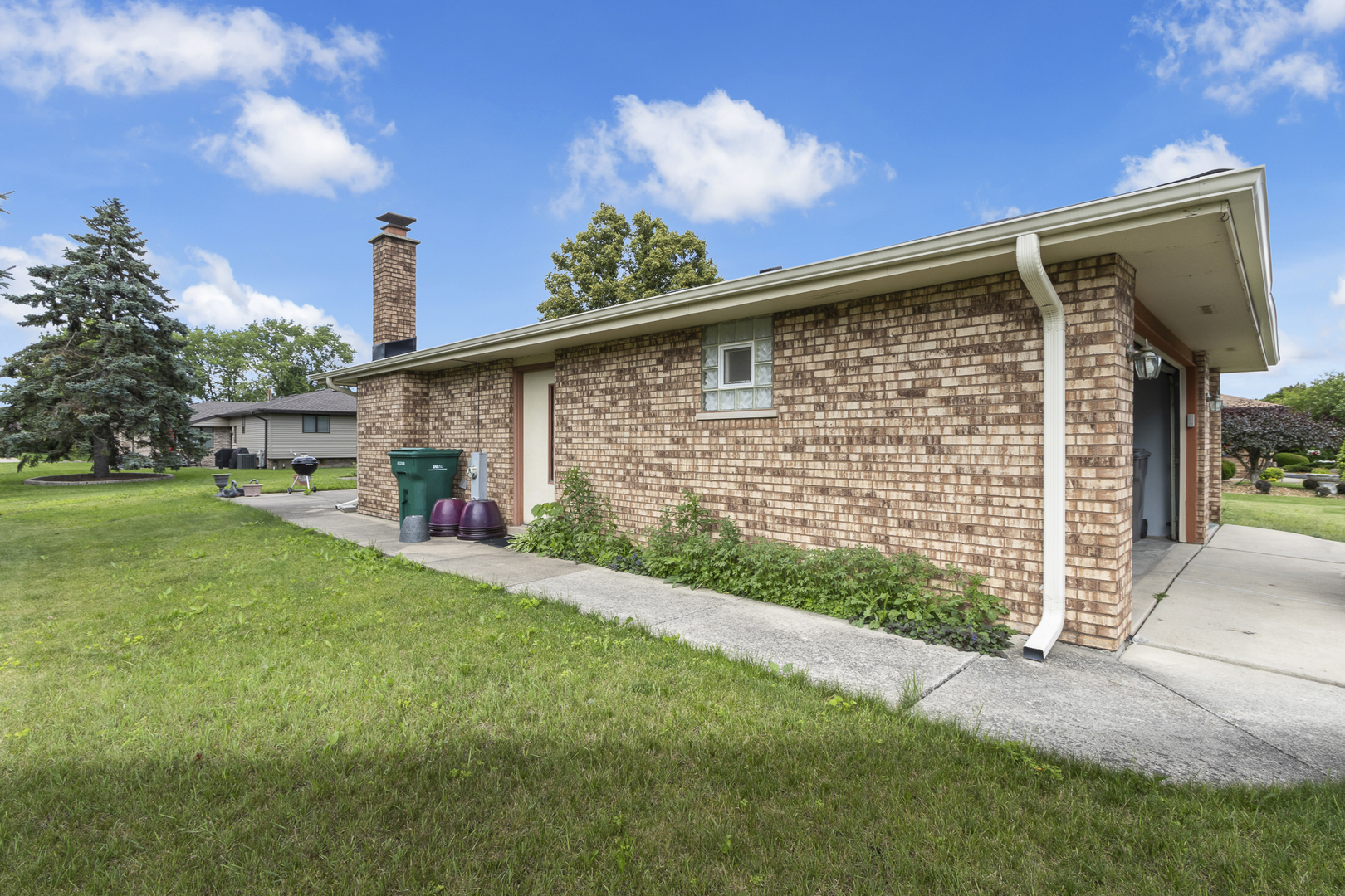 7736 W 157th Place