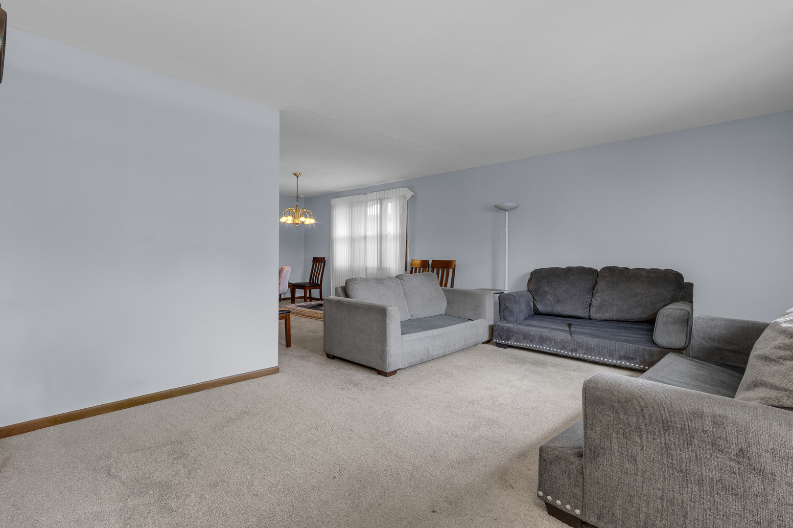 7736 W 157th Place