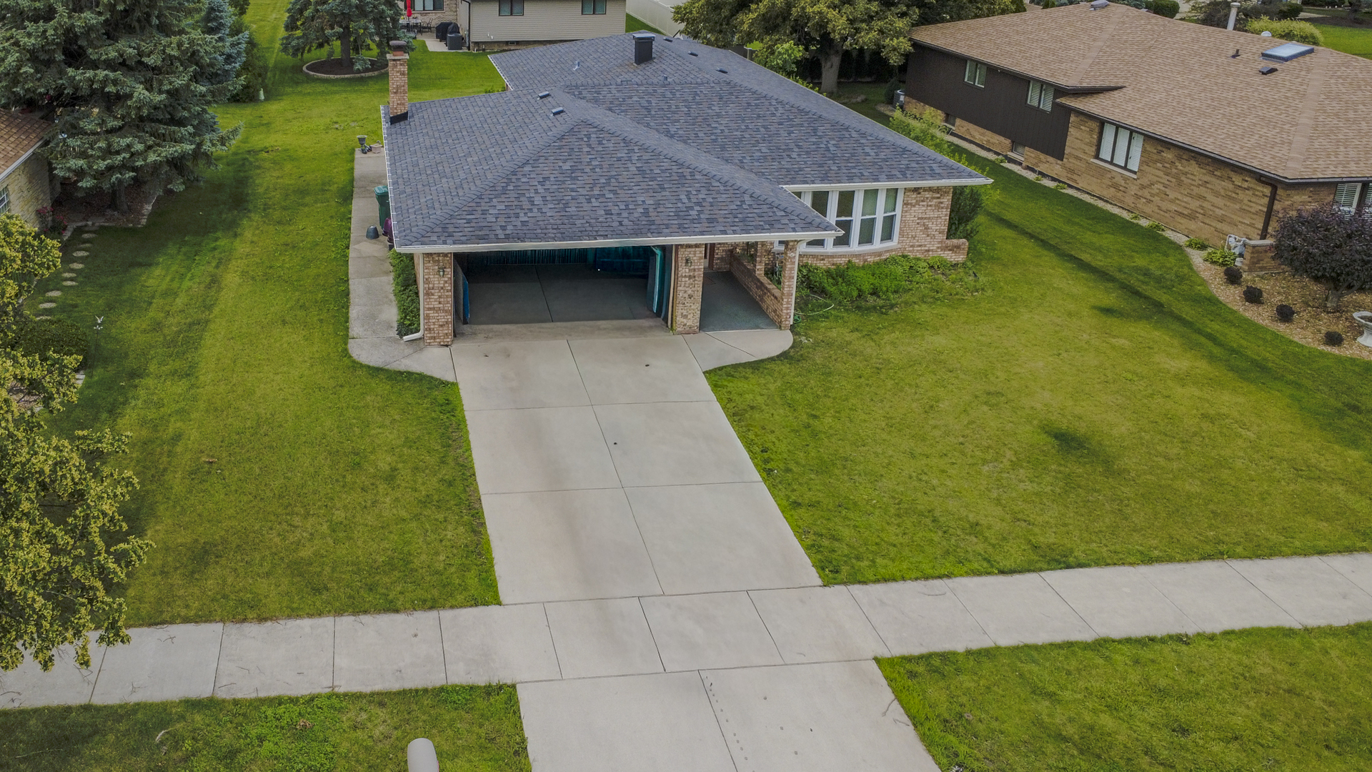 7736 W 157th Place