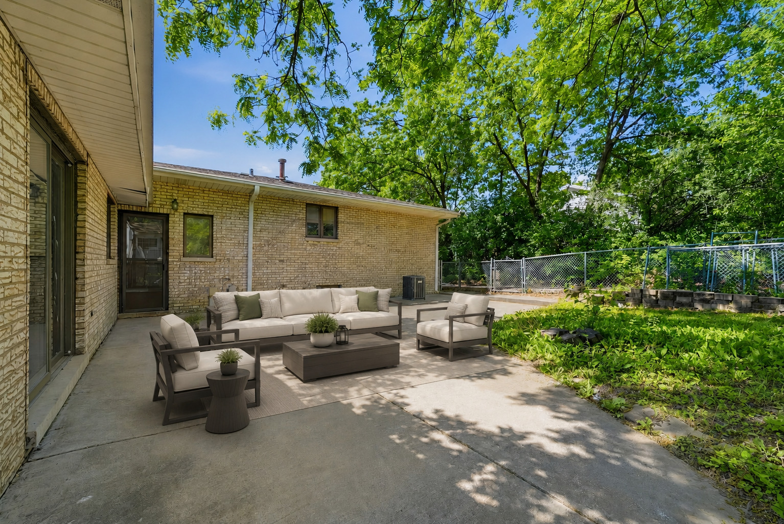 8800 W 104th Street