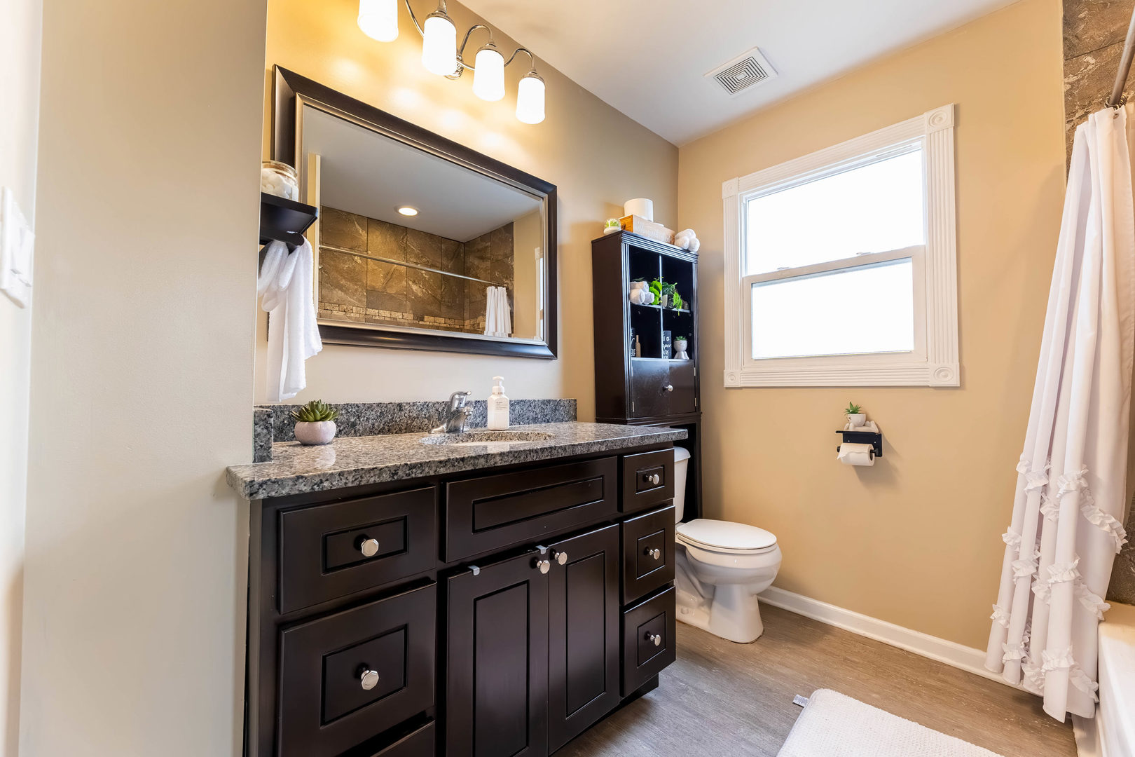 8820 W 85th Place