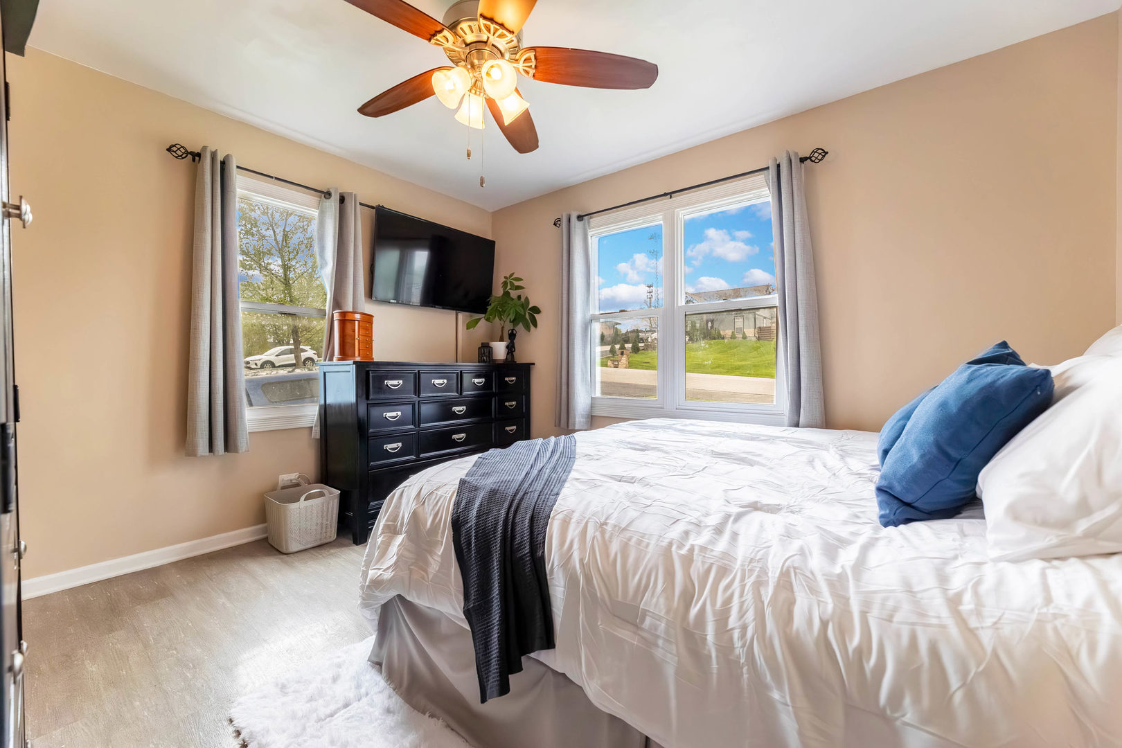 8820 W 85th Place