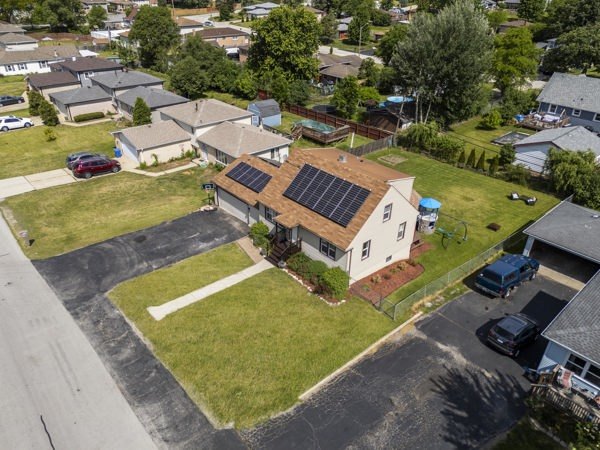 8820 W 85th Place