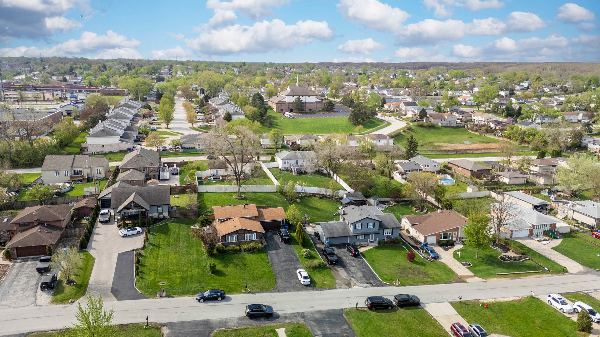 8820 W 85th Place