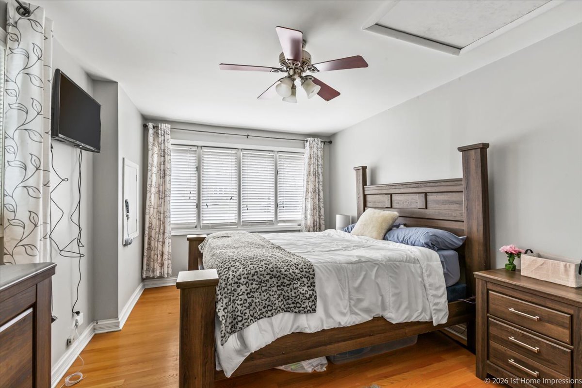 8836 W 93rd Place