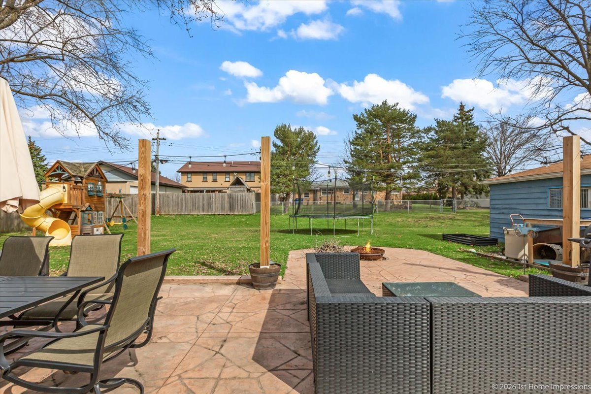 8836 W 93rd Place