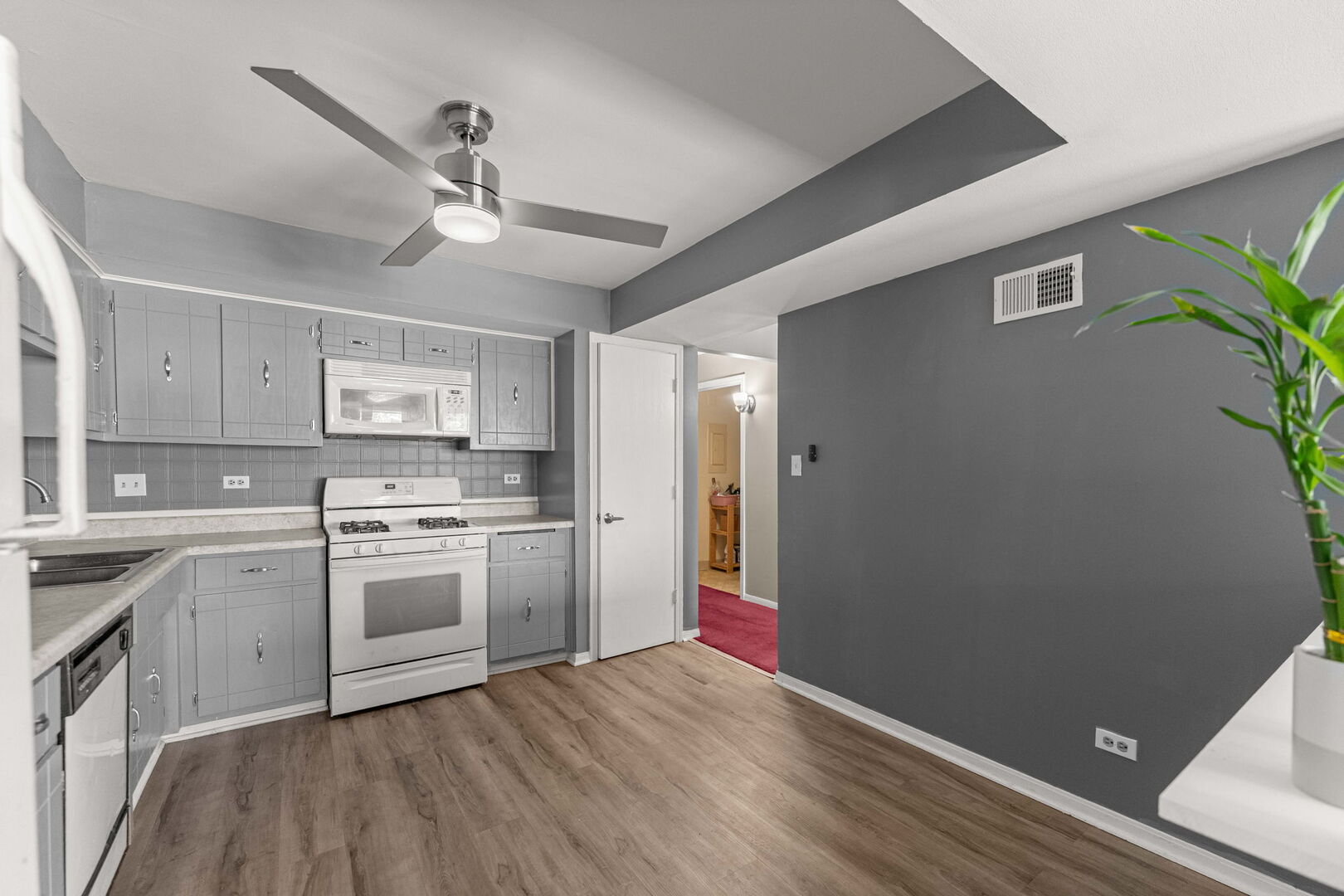 9122 S Pulaski Road Unit: 2E