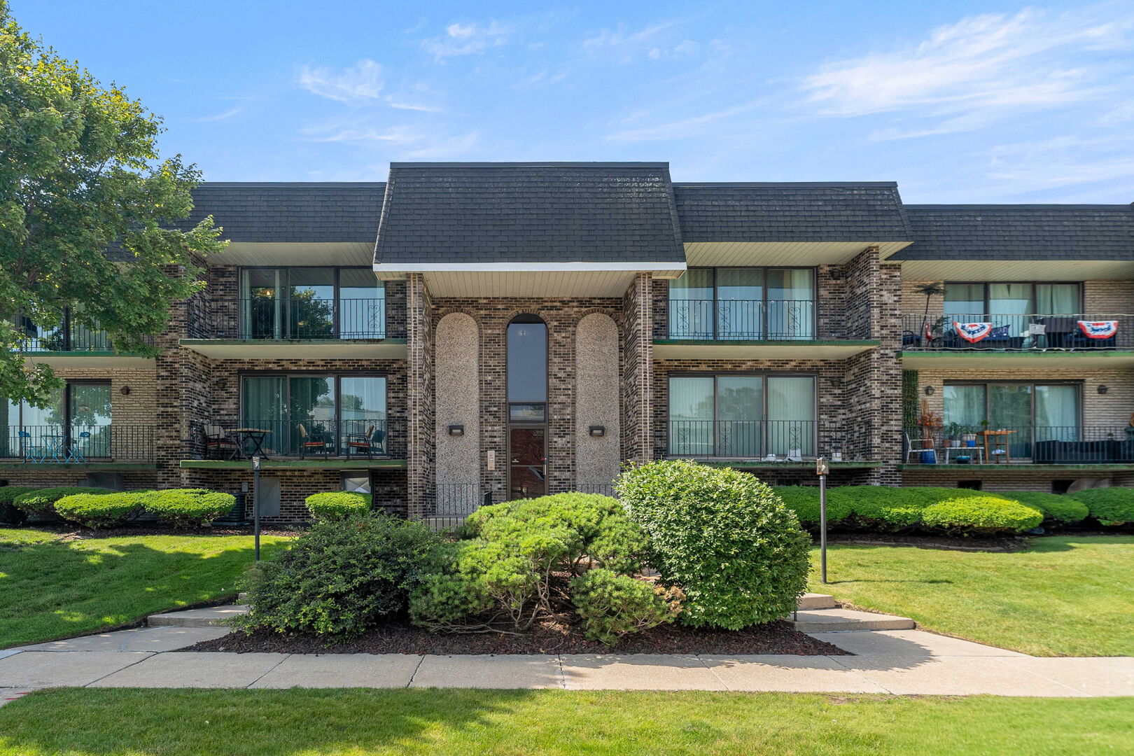9122 S Pulaski Road Unit: 2E