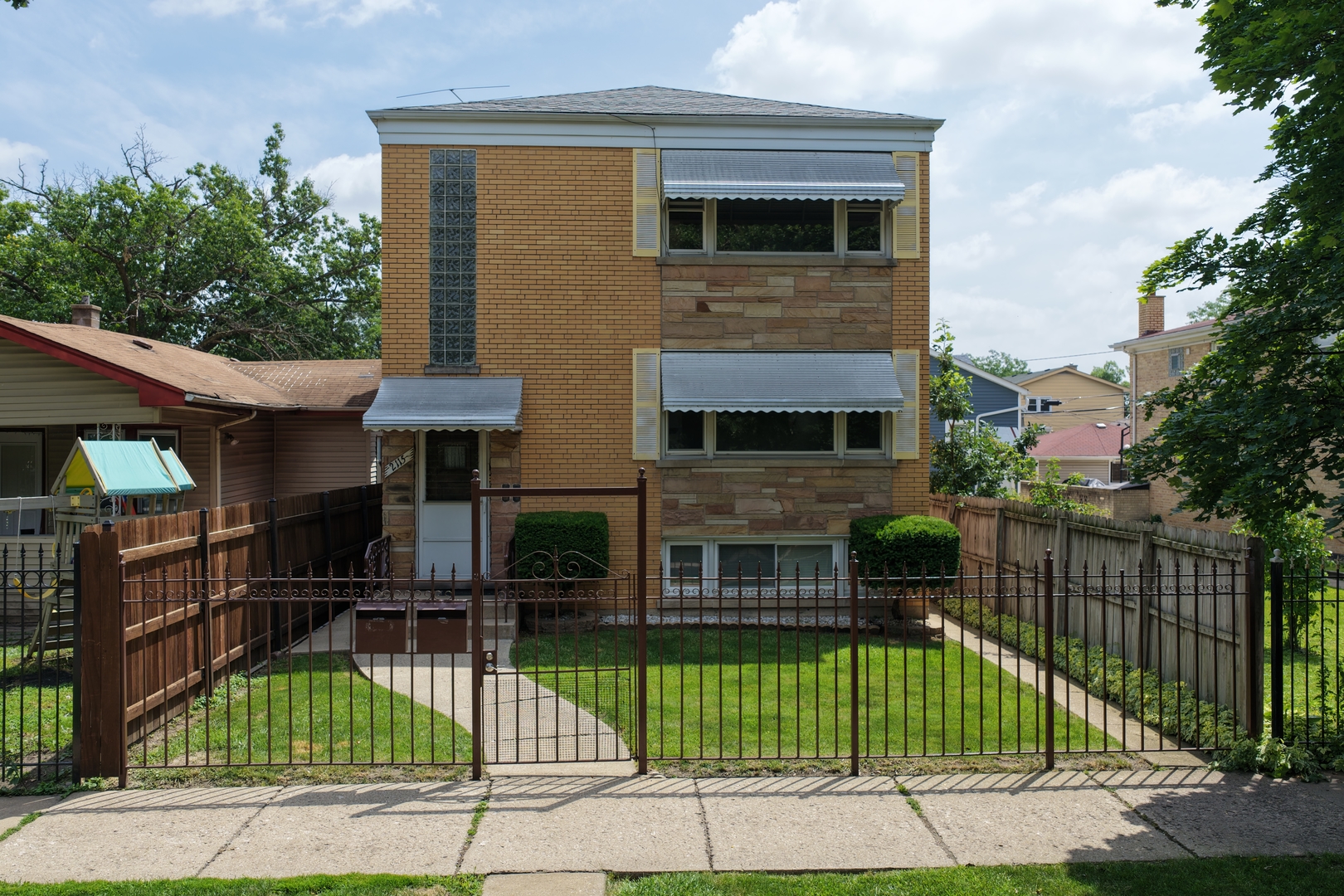 2115 N Mobile Avenue