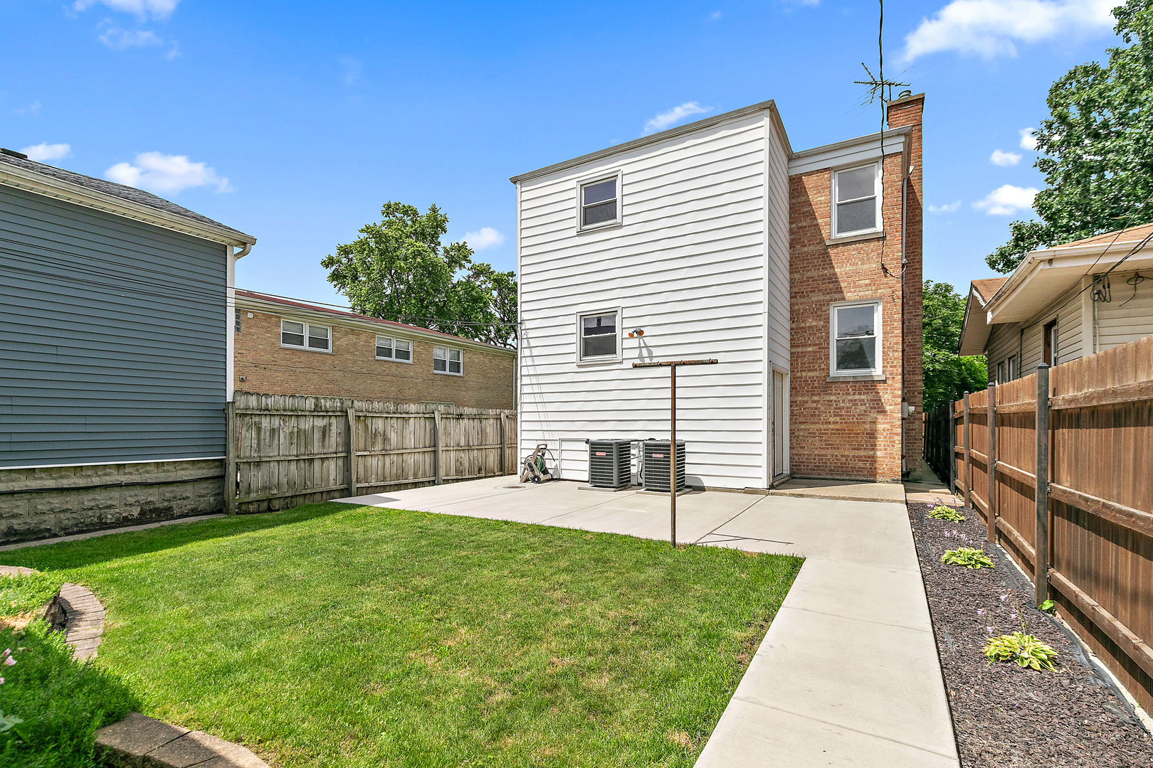 2115 N Mobile Avenue