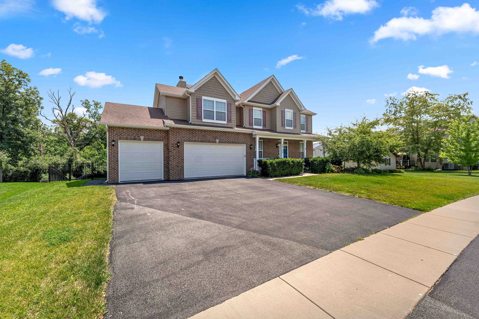 26105 W Ravine Woods Drive