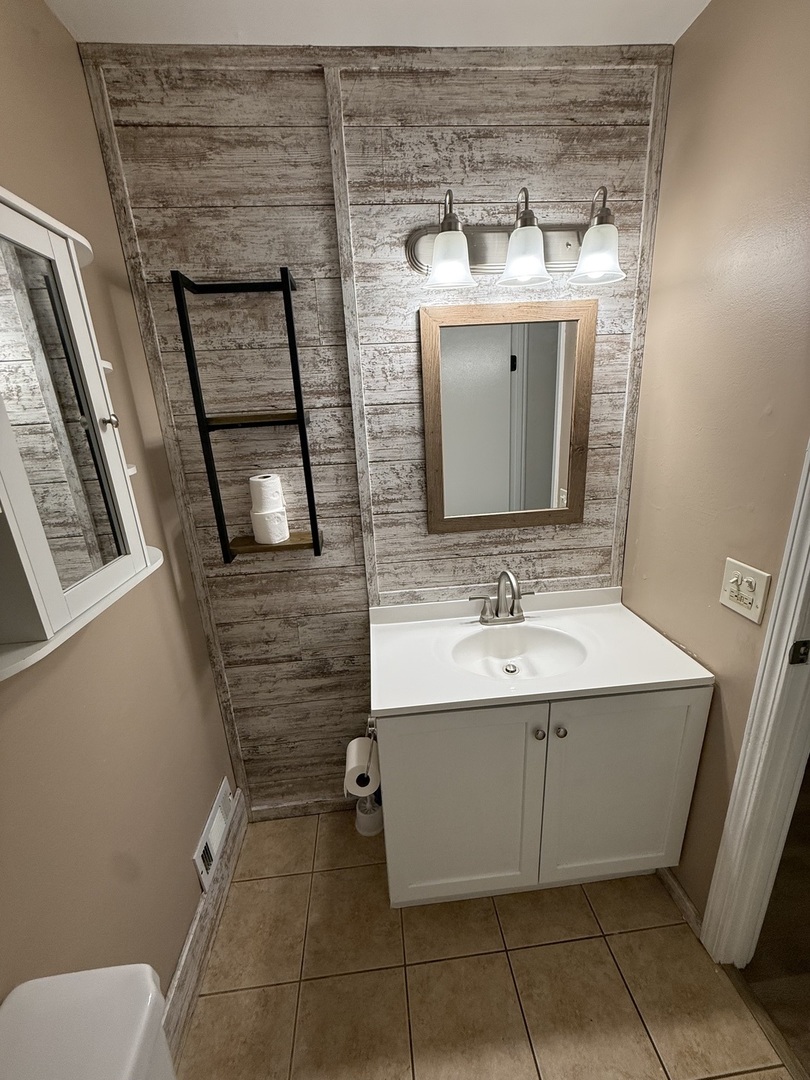 6000 Oakwood Drive Unit: 1E