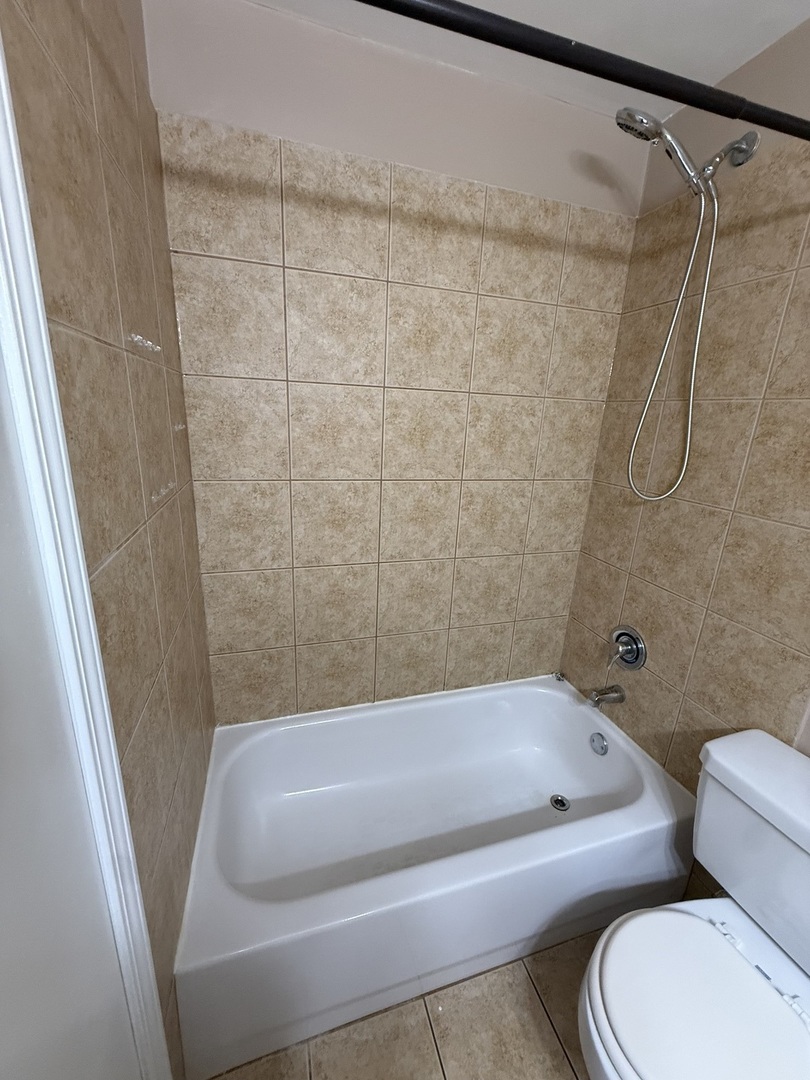 6000 Oakwood Drive Unit: 1E