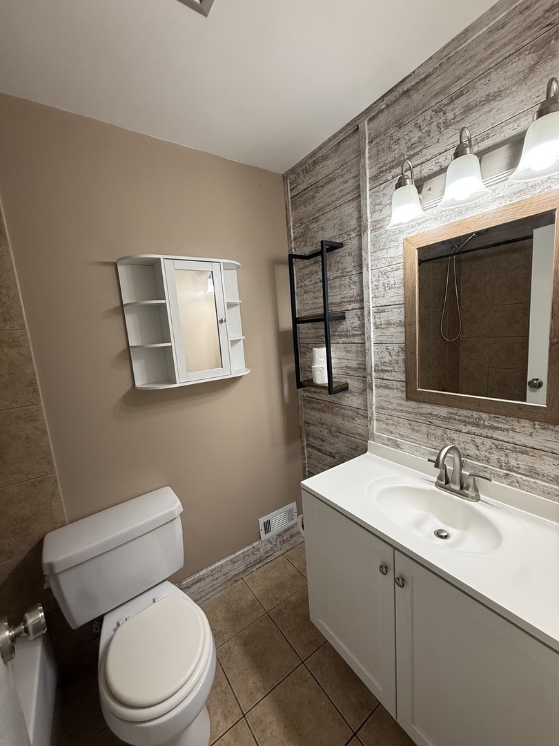 6000 Oakwood Drive Unit: 1E