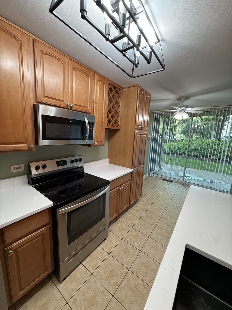 6000 Oakwood Drive Unit: 1E