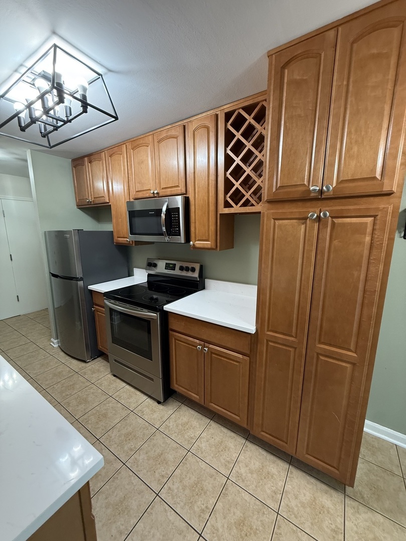 6000 Oakwood Drive Unit: 1E