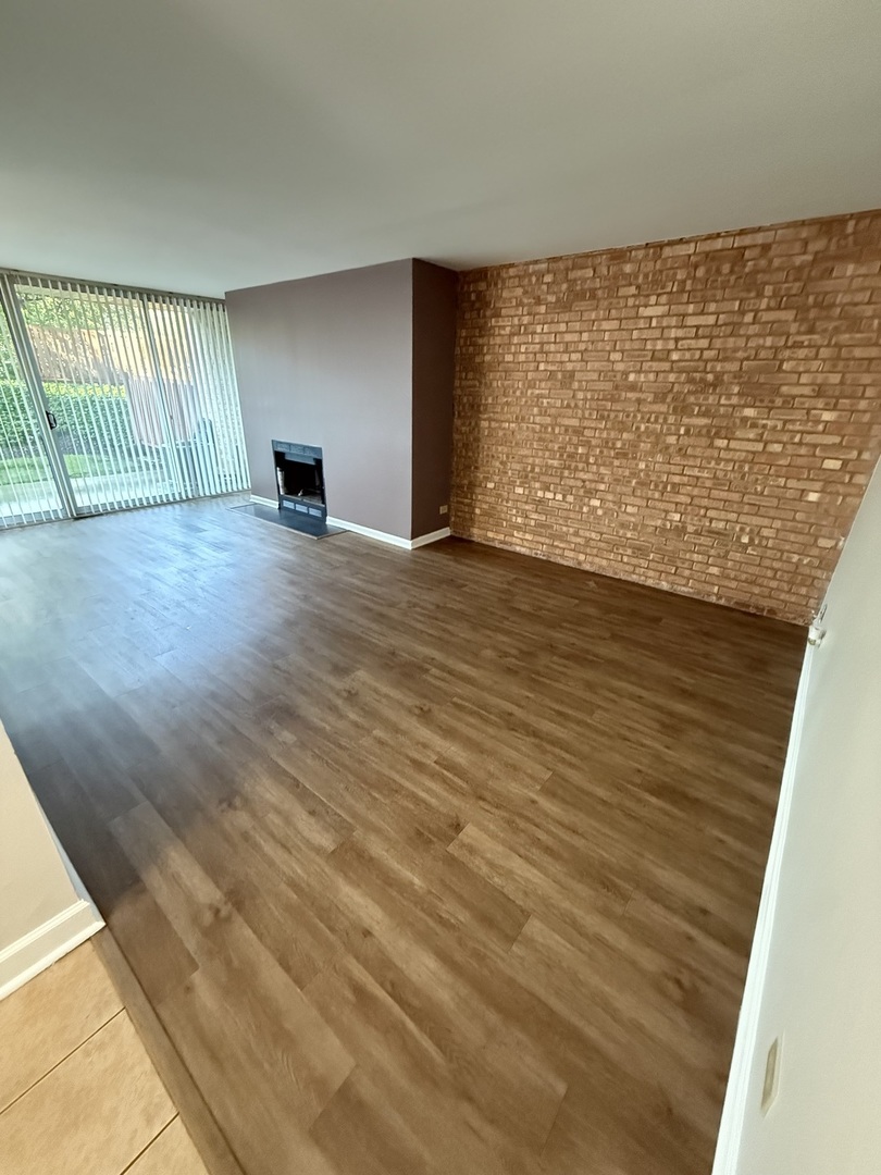 6000 Oakwood Drive Unit: 1E