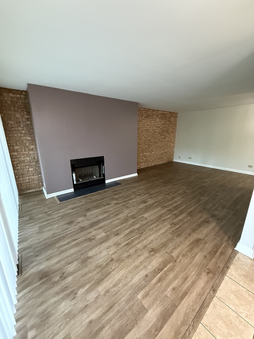 6000 Oakwood Drive Unit: 1E