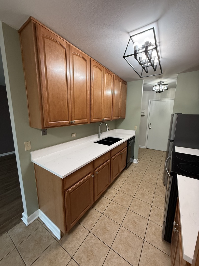 6000 Oakwood Drive Unit: 1E