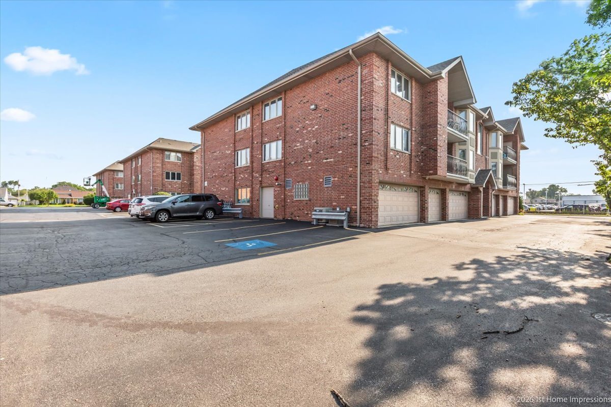 9420 S Melvina Avenue Unit: 2NW