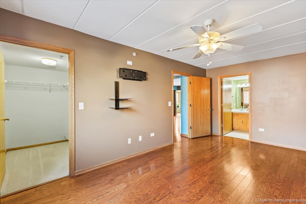 9420 S Melvina Avenue Unit: 2NW