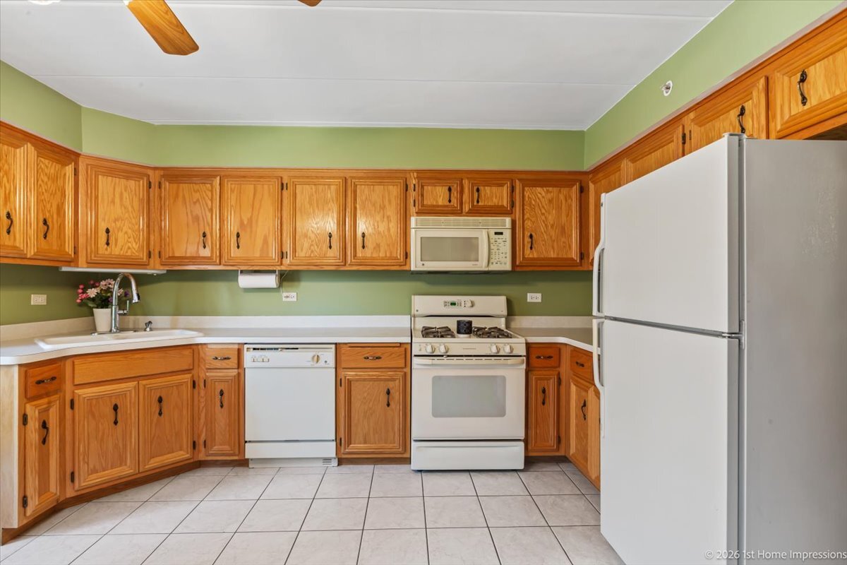 9420 S Melvina Avenue Unit: 2NW