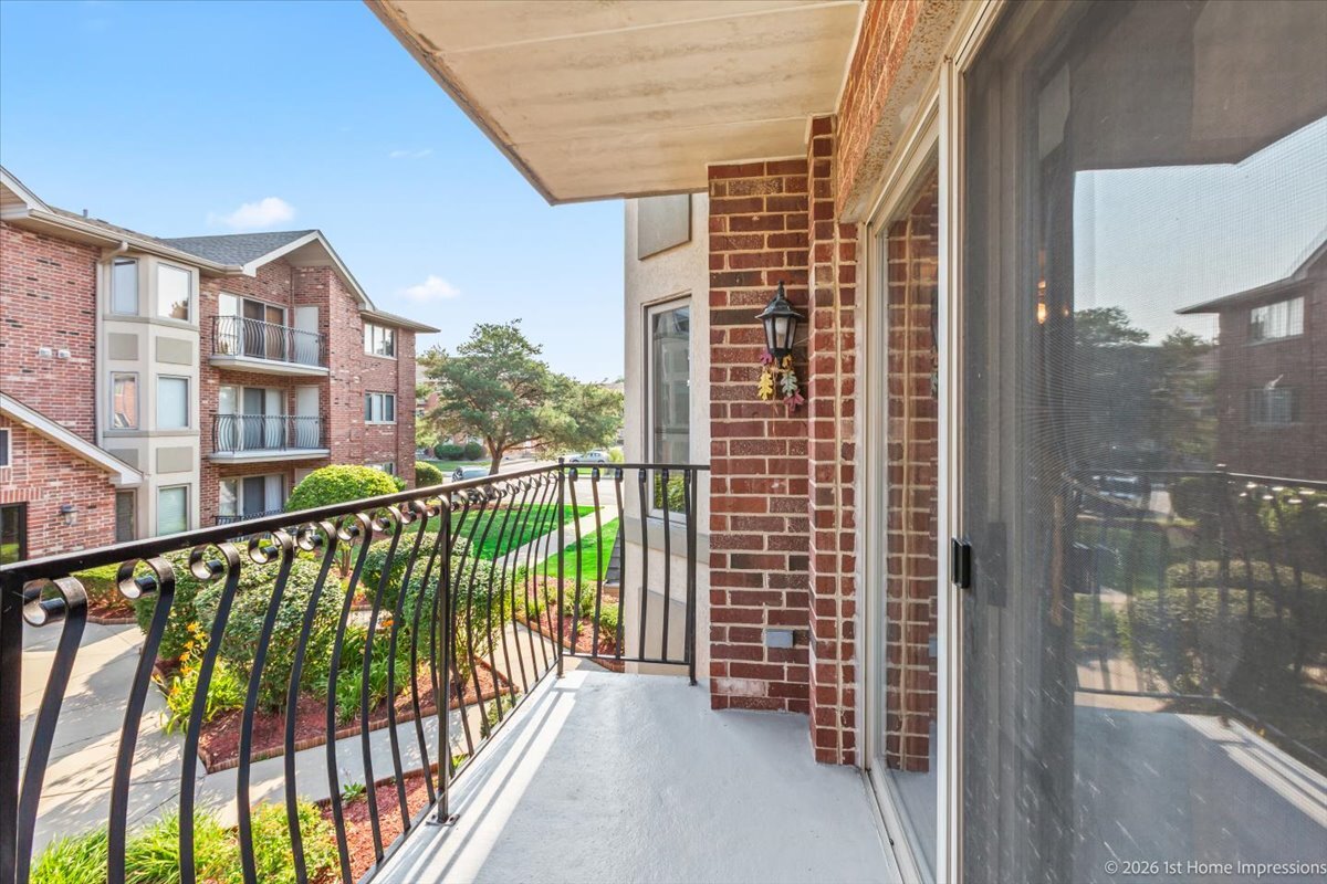 9420 S Melvina Avenue Unit: 2NW