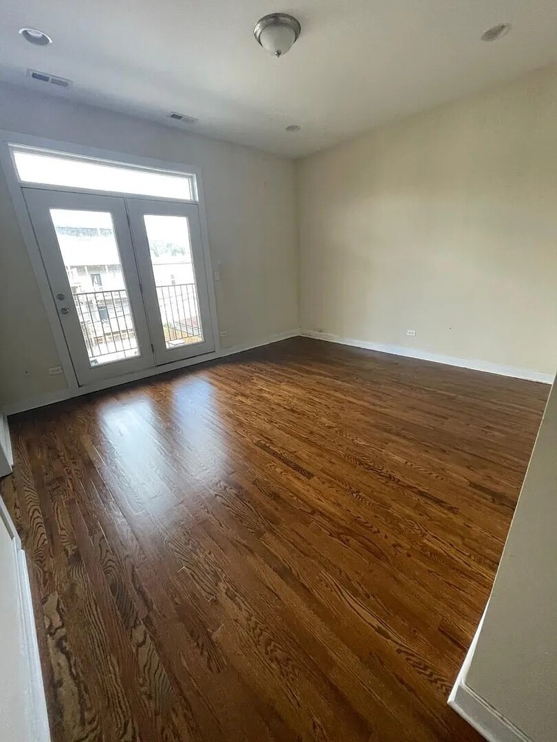 3128 W Walton Street Unit: 3