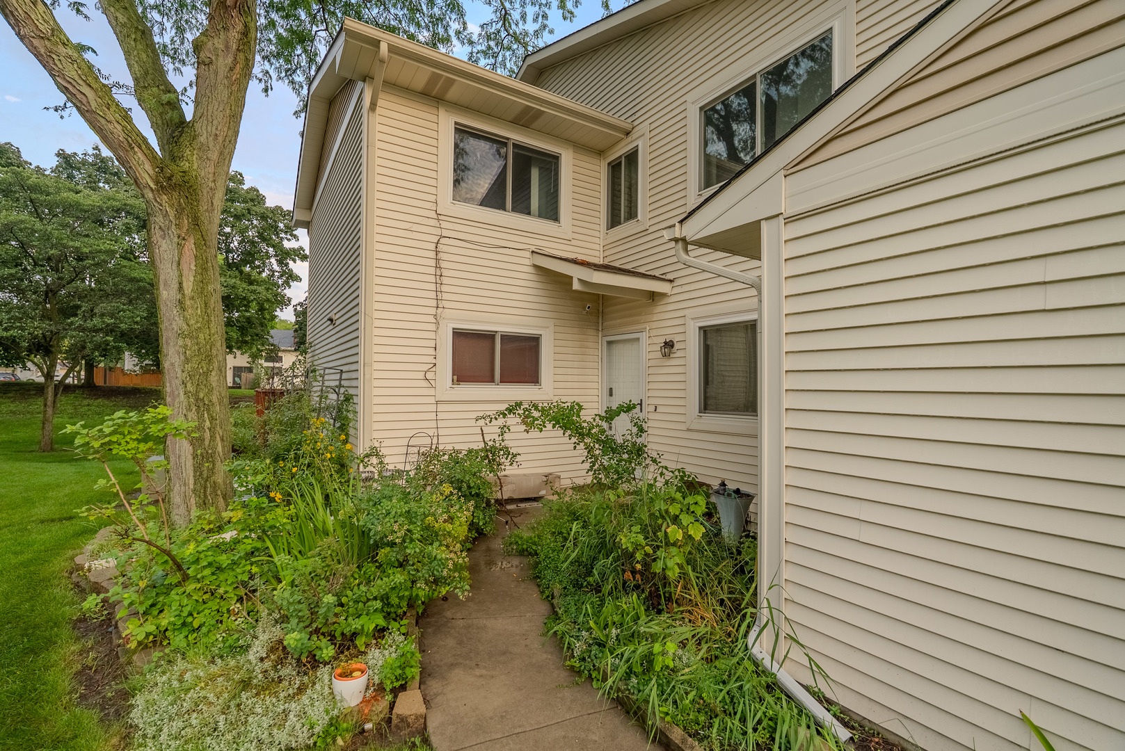 1044 Cumberland Court
