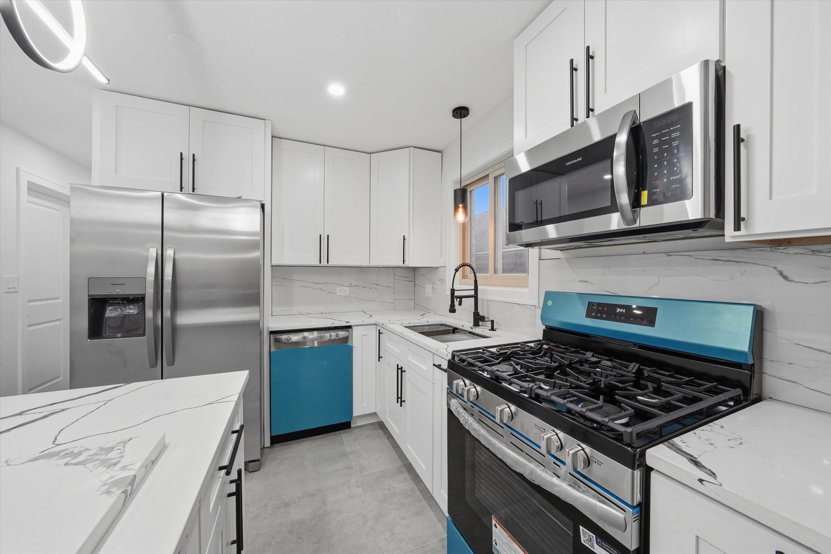 2905 W 102nd Place