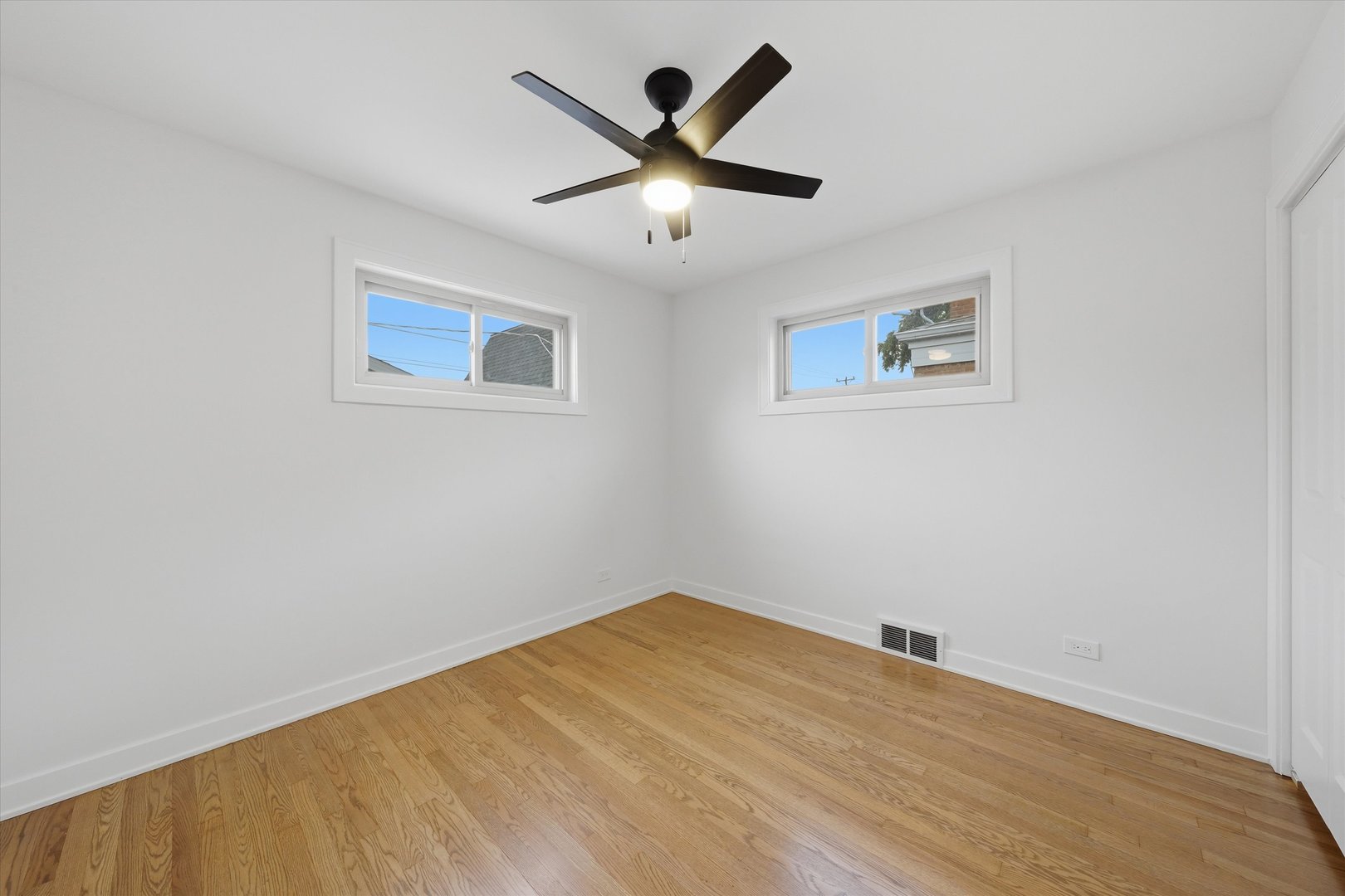 2905 W 102nd Place