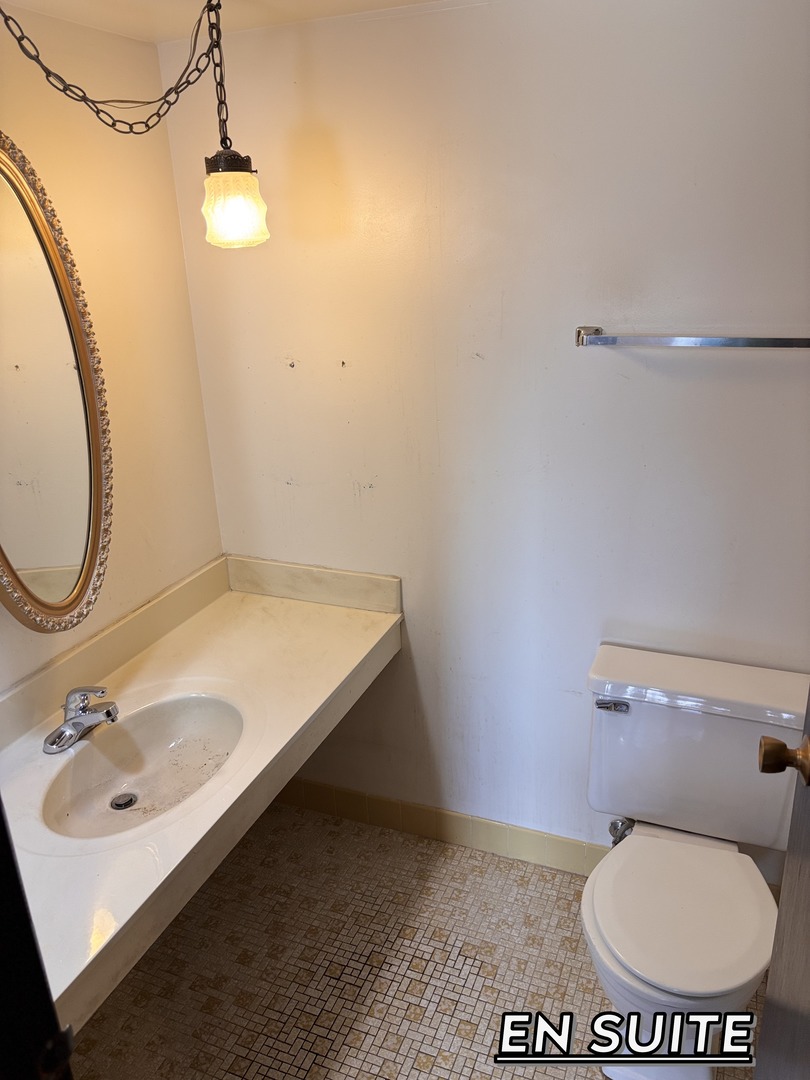 5241 James Lane Unit: 1123