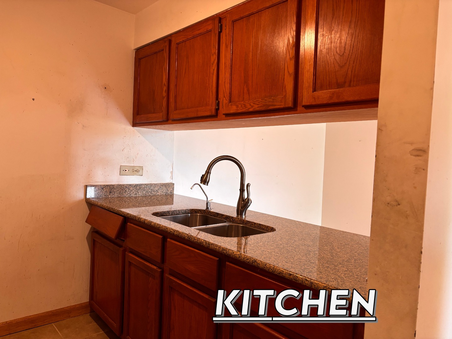5241 James Lane Unit: 1123
