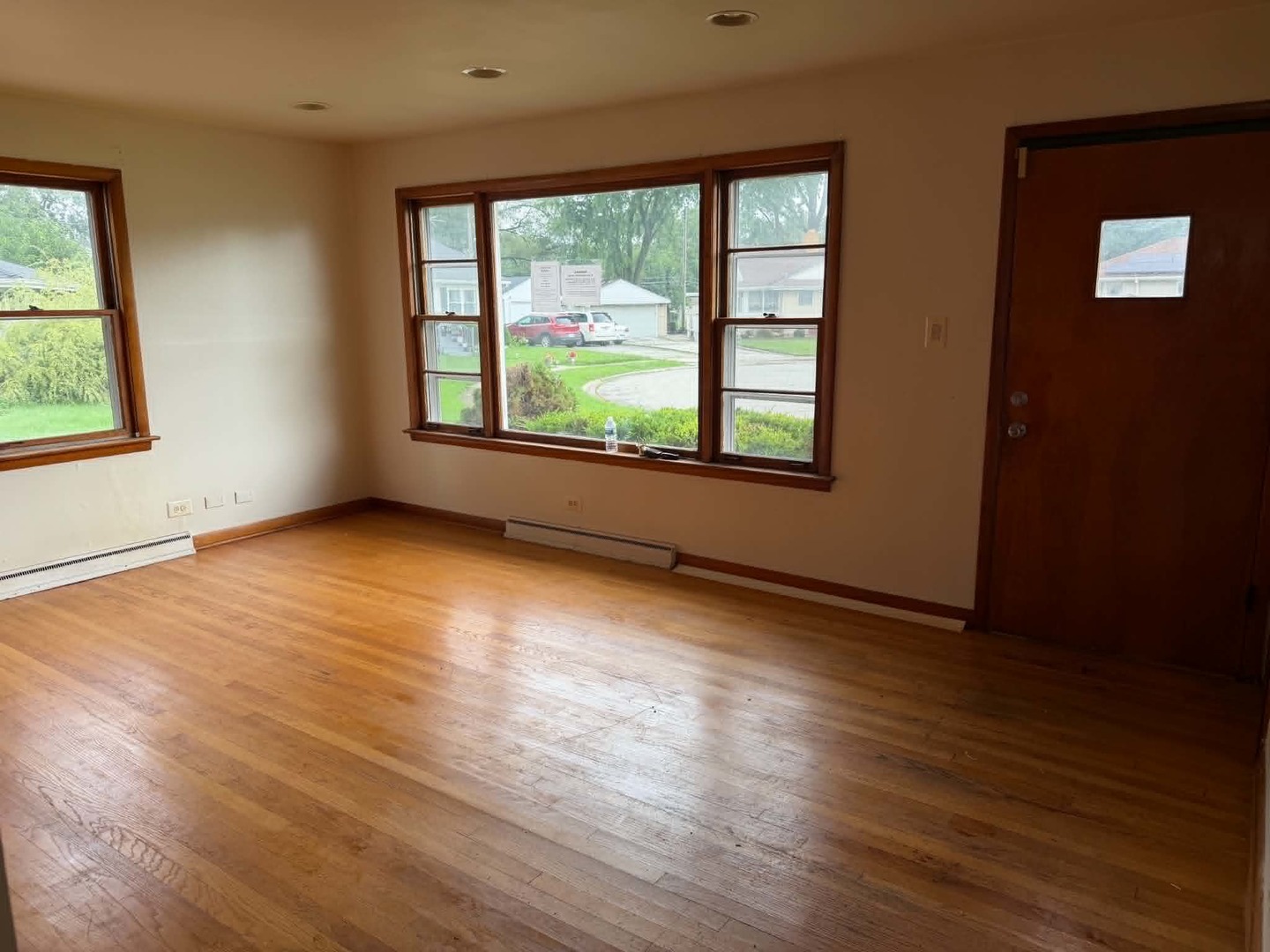 627 E 160th Court