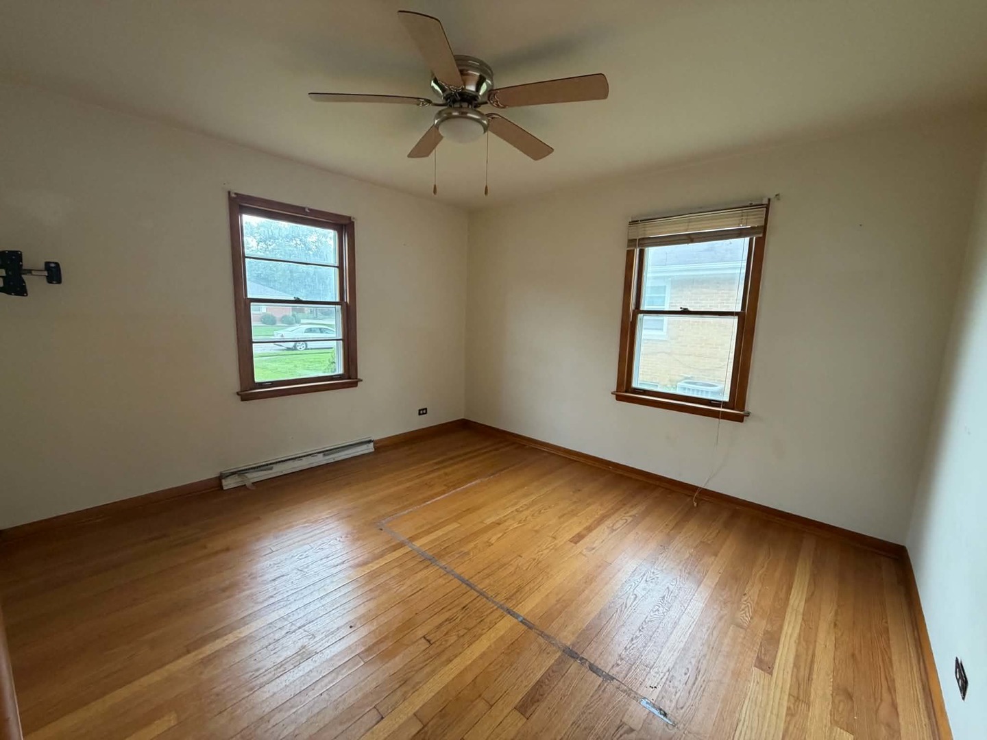627 E 160th Court