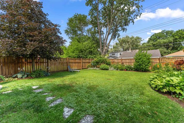 725 N County Line Road