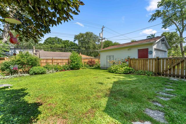 725 N County Line Road