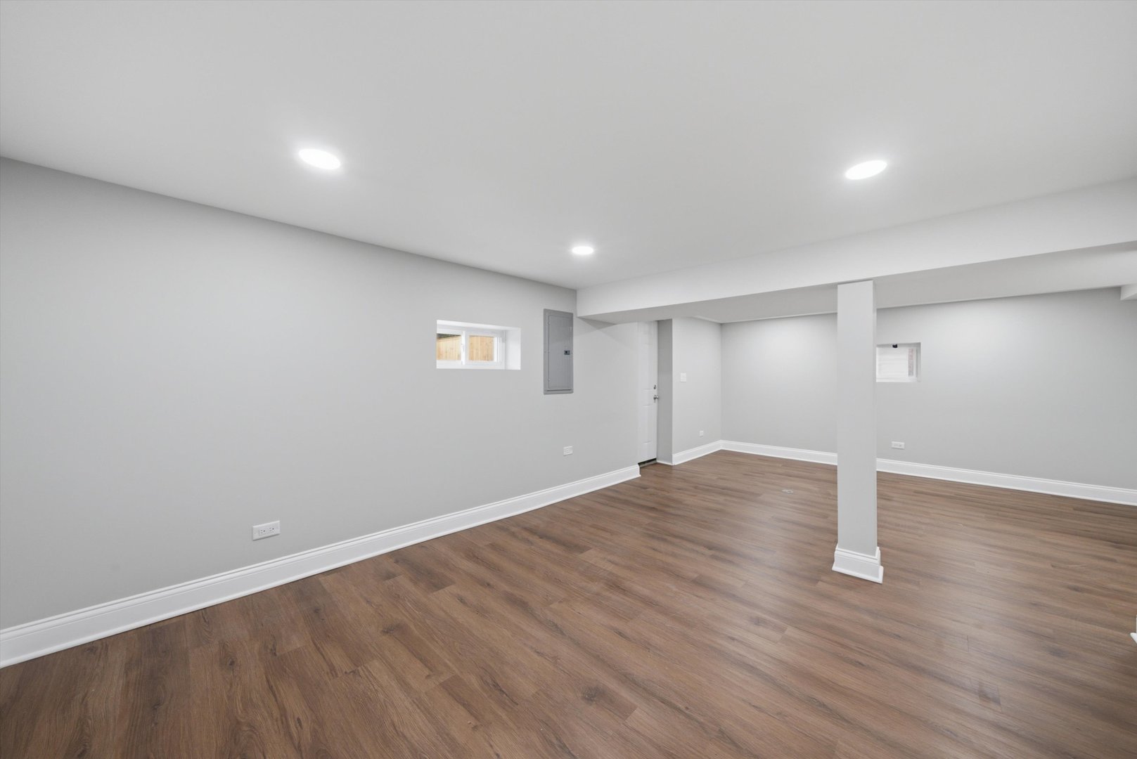 433 W 100TH Street