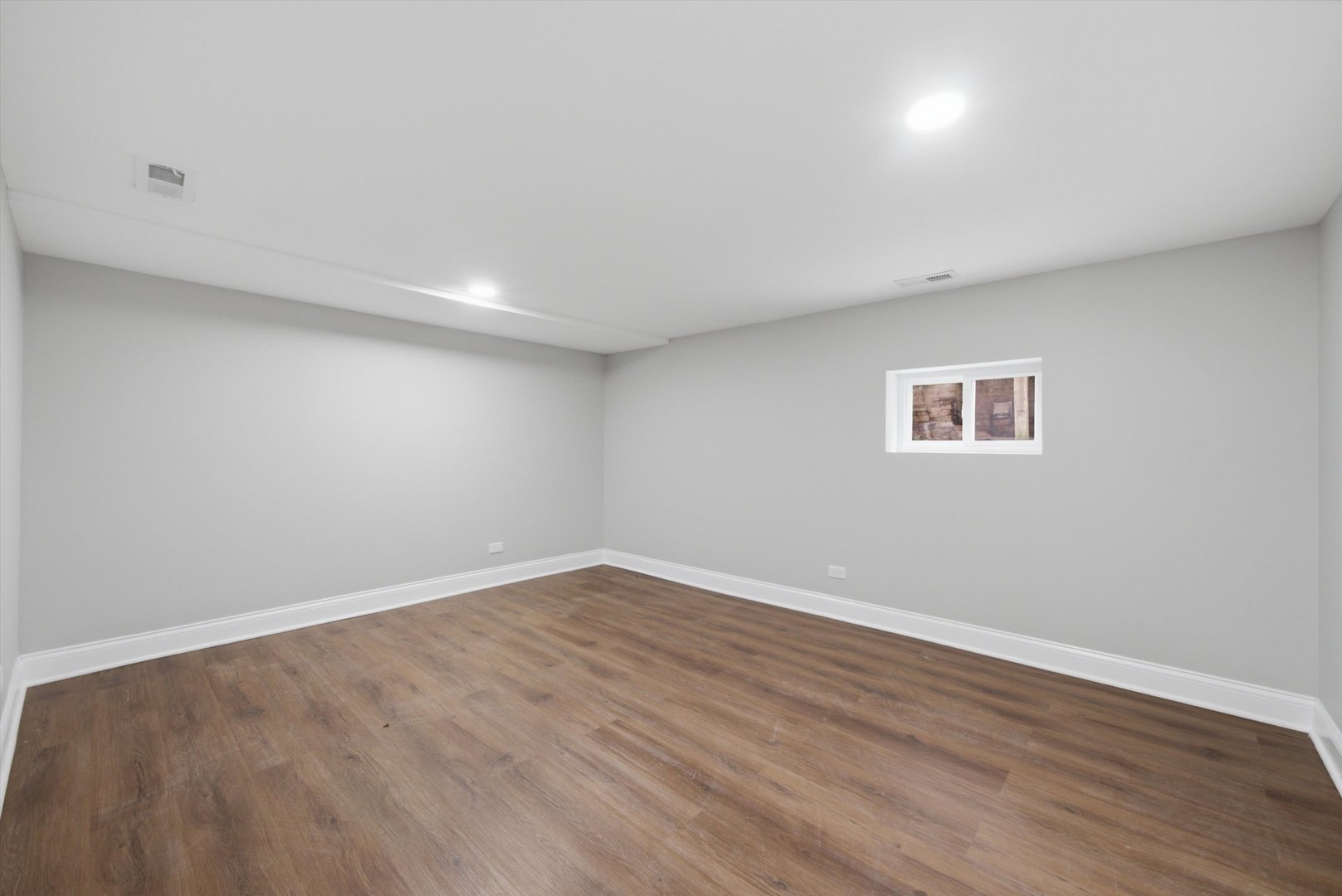433 W 100TH Street