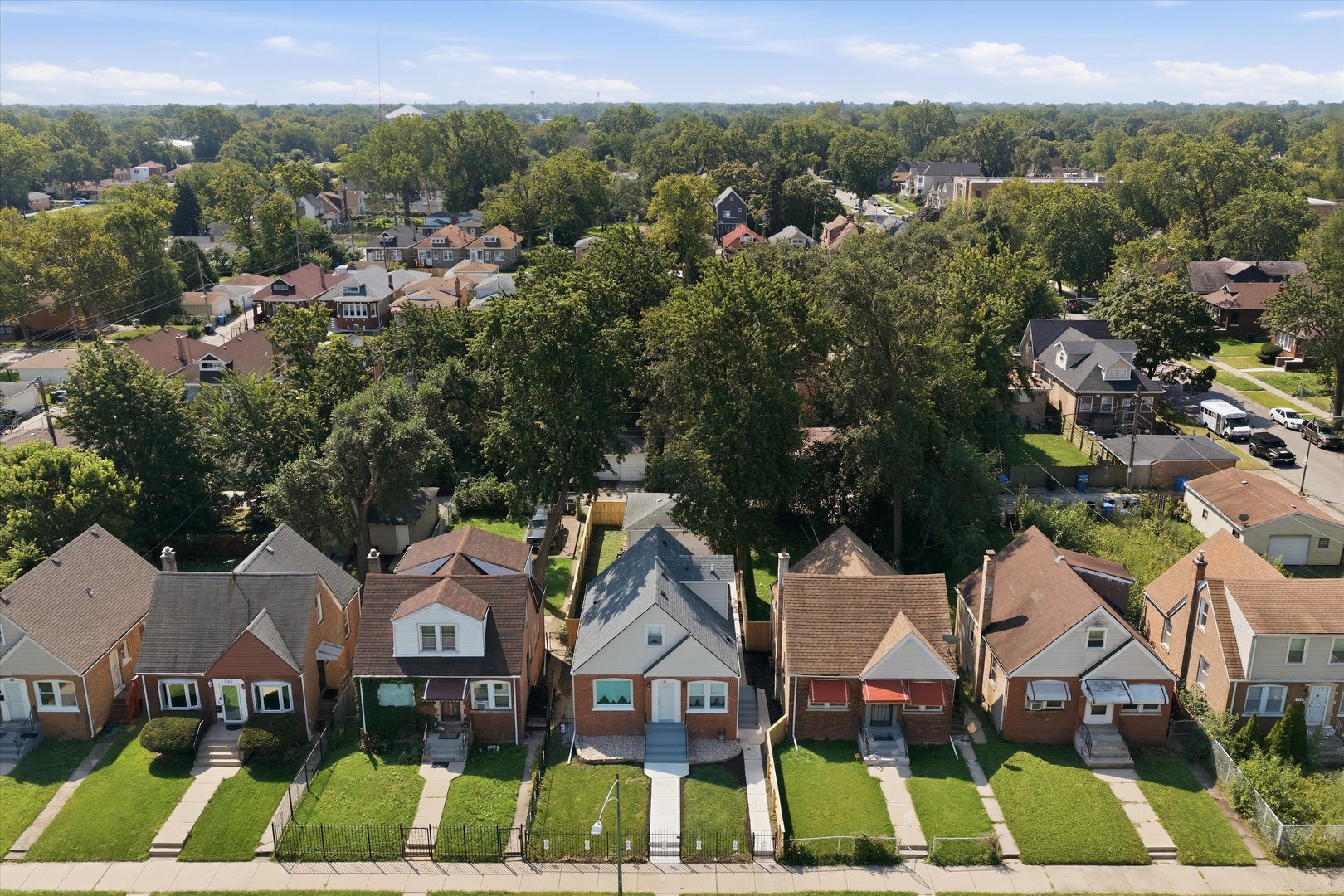 433 W 100TH Street